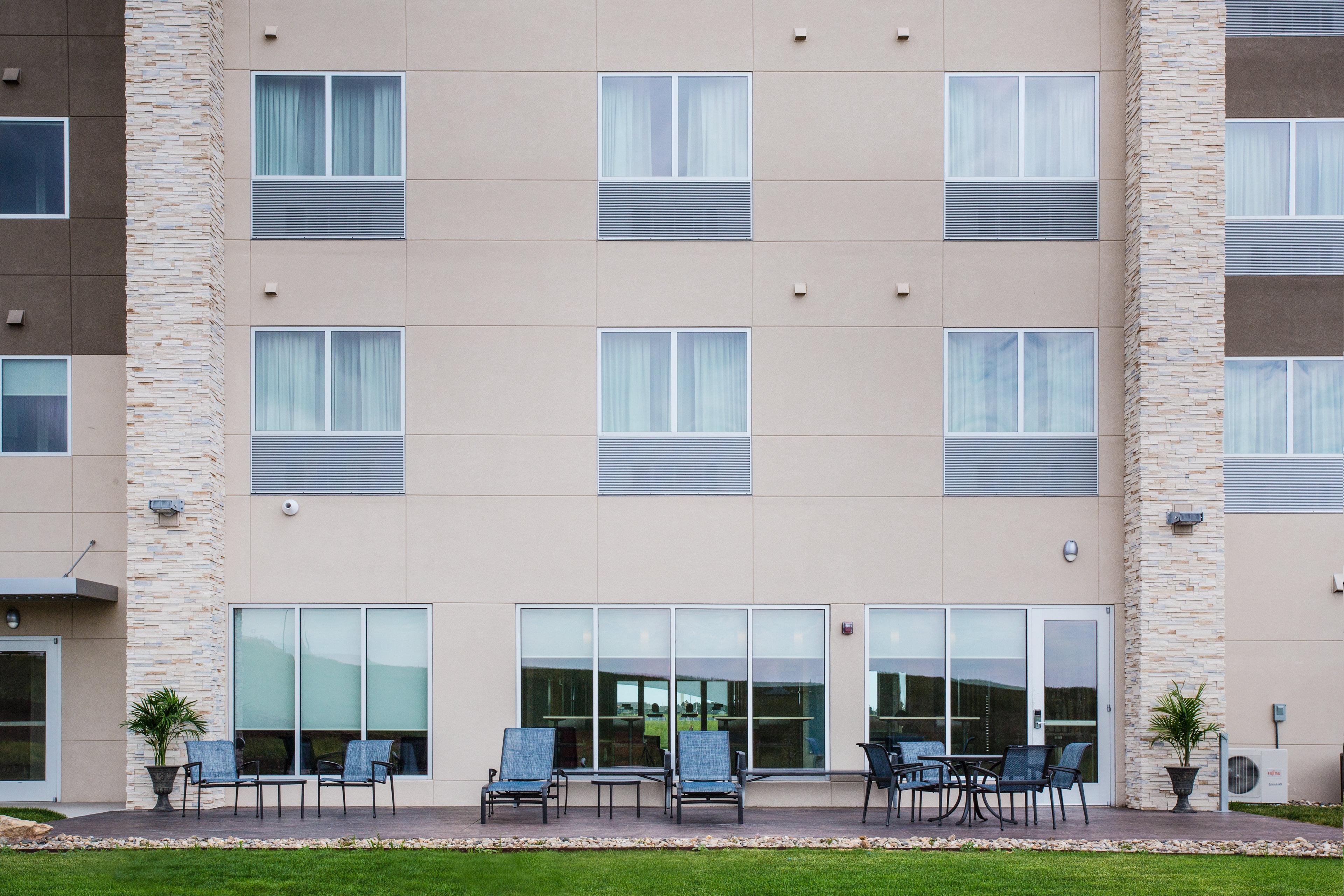 Holiday Inn Express & Suites - Rapid City - Rushmore South By Ihg Exterior photo