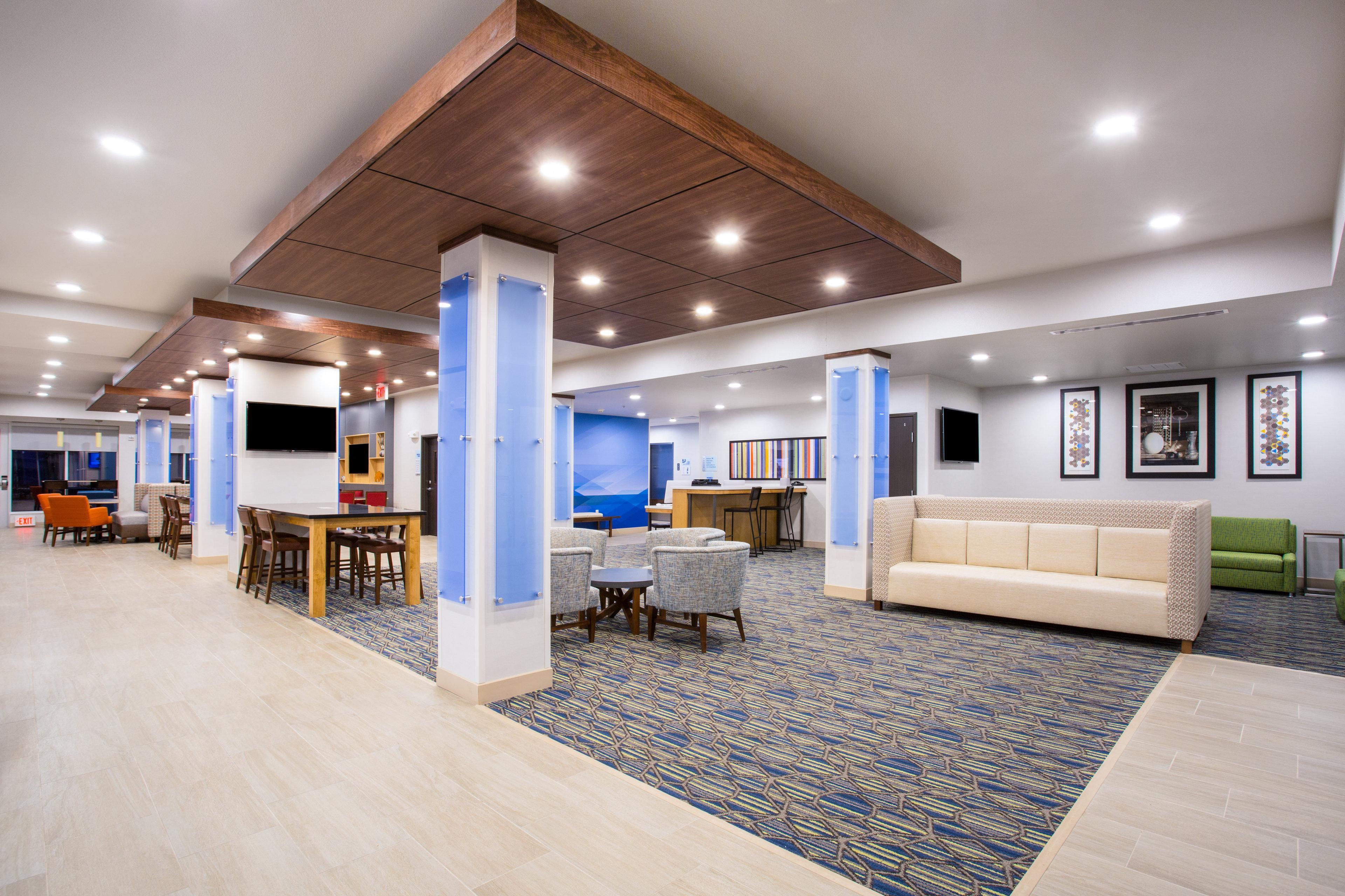 Holiday Inn Express & Suites - Rapid City - Rushmore South By Ihg Exterior photo