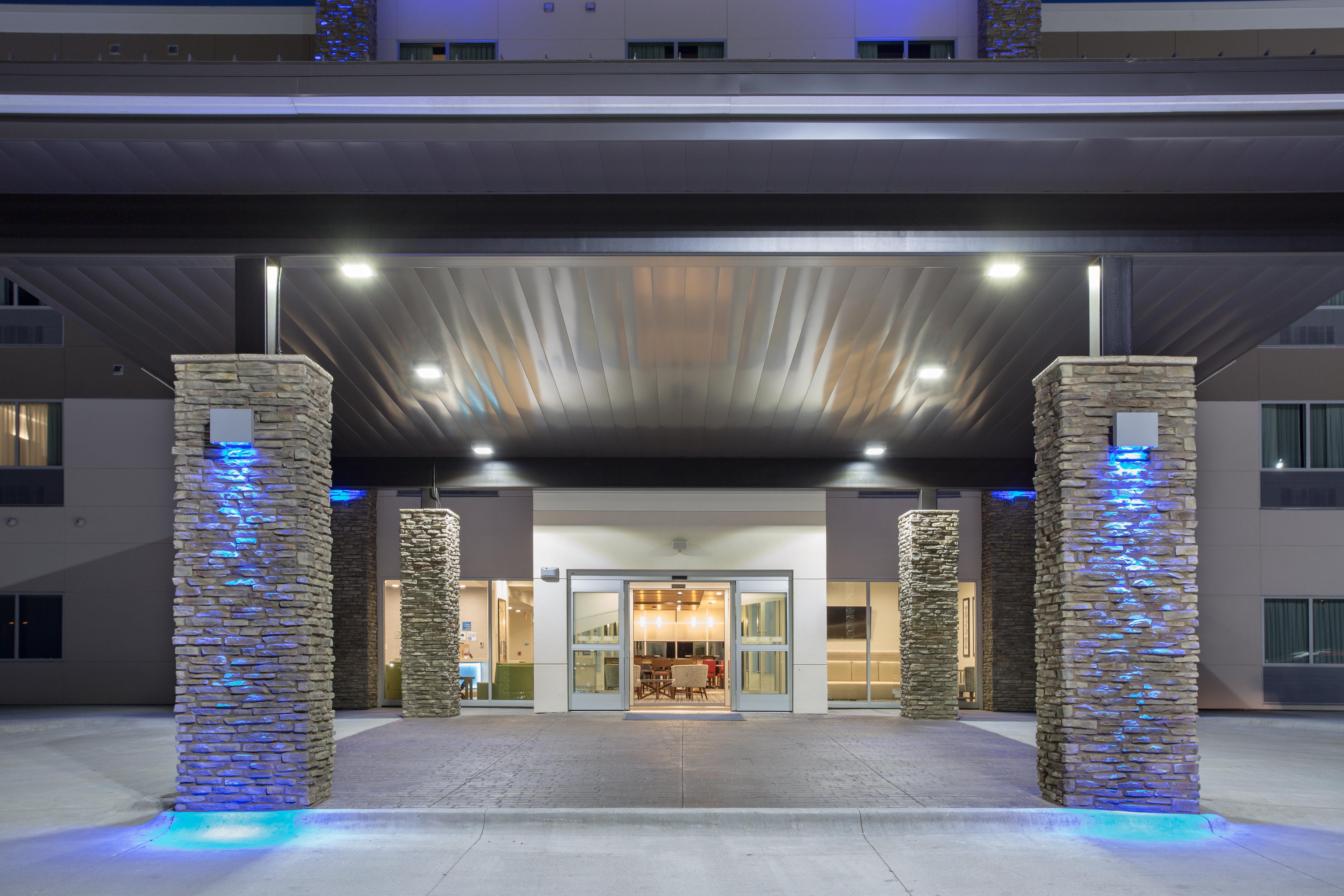 Holiday Inn Express & Suites - Rapid City - Rushmore South By Ihg Exterior photo